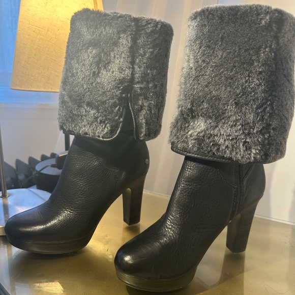 Black Leather High Heel Boots with Fold-Over Fur Cuff – Size 6.5 - Picture 2 of 4